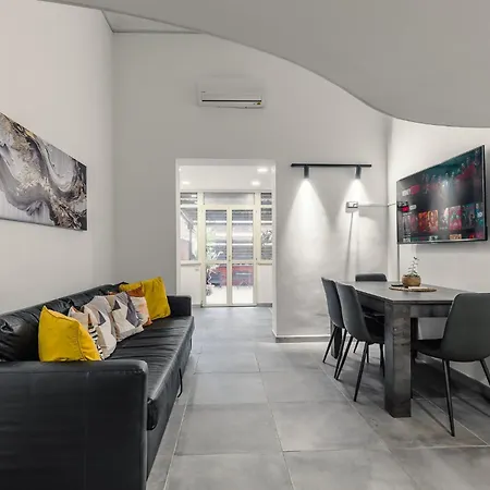 Nvmen Con Terrazza Al Colosseo アパート *