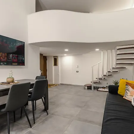 アパート Nvmen Con Terrazza Al Colosseo ローマ